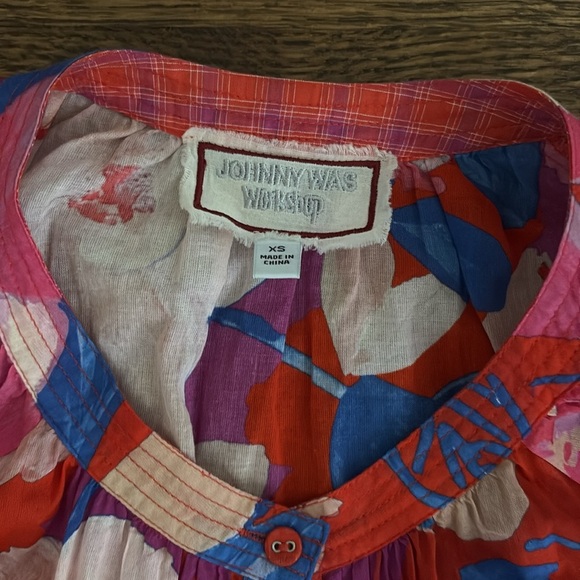 Johnny was GIVERNEY GARDENS RAGLAN POET BLOUSE - Picture 3 of 5